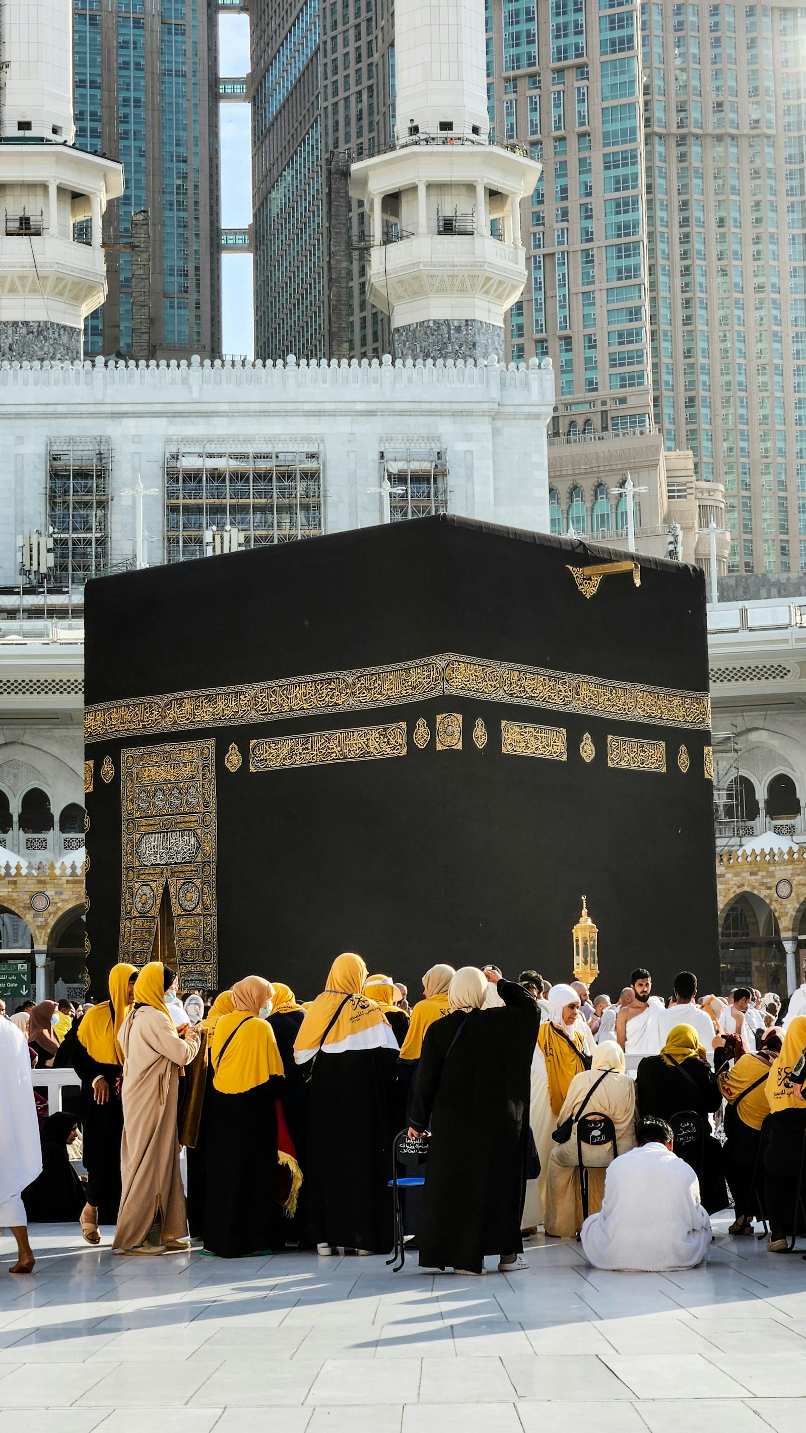 Pilgrimer vid Kaba i Makkah